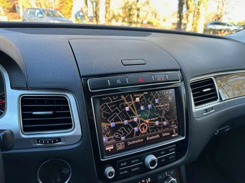 Used 2015 Volkswagen Touareg VR6 AWD/4WD image 26