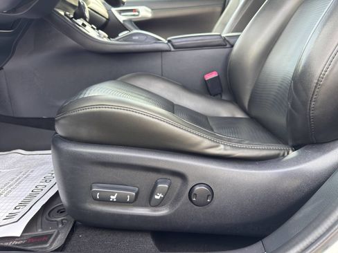 Used 2013 Lexus CT 200h w/ Premium Pkg w/Navigation image 8