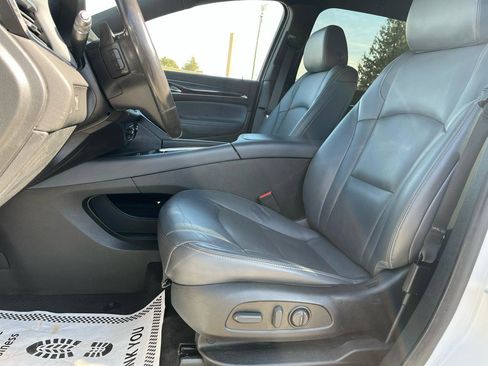 Used 2023 Buick Enclave Essence image 15