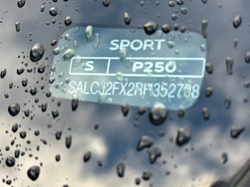 Used 2024 Land Rover Discovery Sport S image 8