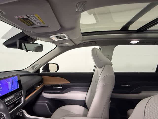 Used 2026 Toyota Grand Highlander AWD image 38