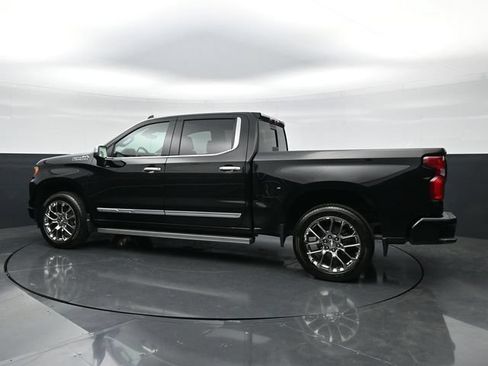 Used 2025 Chevrolet Silverado 1500 High Country AWD/4WD image 7