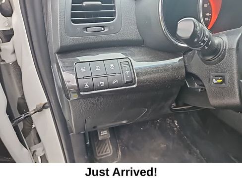 Used 2012 Kia Sorento SX w/ SX Premium Pkg image 13