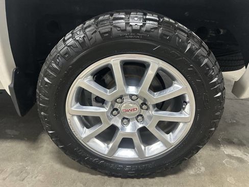 Used 2015 GMC Sierra 1500 Denali w/ Driver Alert Package AWD/4WD image 7
