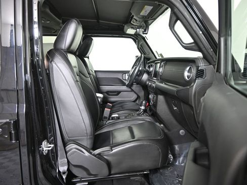 Used 2022 Jeep Wrangler Unlimited Sahara w/ Cold Weather Group image 13