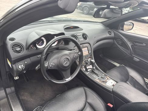 Used 2011 Mercedes-Benz SL 550 image 16