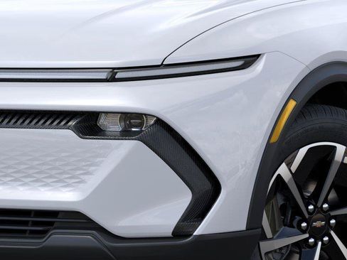 New 2026 Chevrolet Equinox EV LT FWD image 10