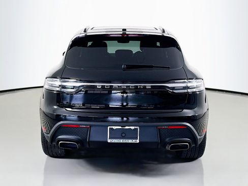 Certified 2025 Porsche Macan image 10