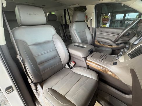 Used 2016 GMC Yukon Denali w/ Open Road Package AWD/4WD image 30