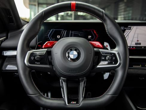 Used 2025 BMW M5 w/ Carbon Package image 28