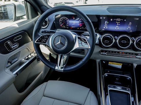 New 2026 Mercedes-Benz GLB 250 image 14