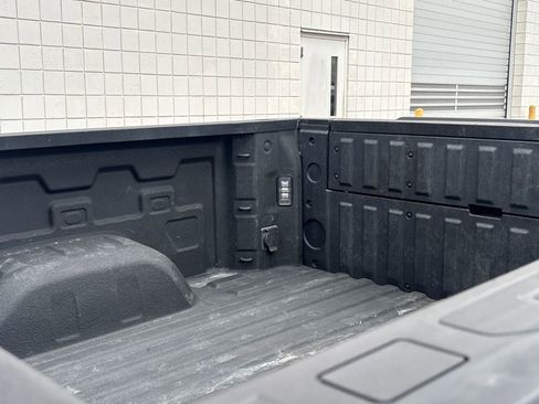 Used 2020 GMC Sierra 1500 SLT w/ X31 Off-Road Package image 30