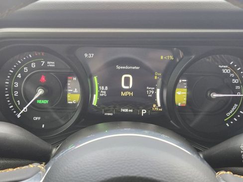 Used 2024 Jeep Wrangler Unlimited Sahara w/ Technology Group image 18