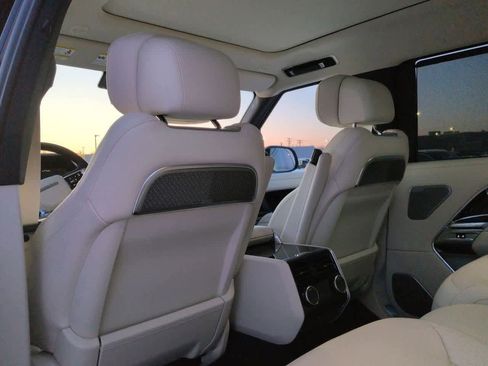 New 2026 Land Rover Range Rover Long Wheelbase Autobiography image 18