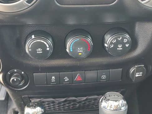 Certified 2016 Jeep Wrangler Unlimited Sahara AWD/4WD image 15