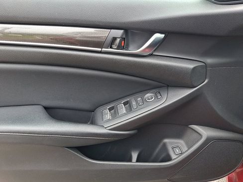 Used 2018 Honda Accord Sport image 13