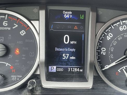 Used 2022 Toyota Tacoma SR5 RWD image 22
