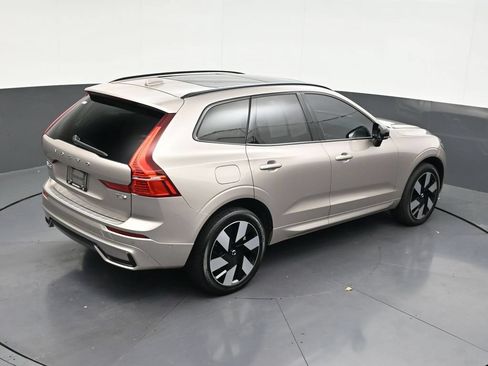 Used 2025 Volvo XC60 T8 Plus w/ Protection Package Premier AWD/4WD image 14
