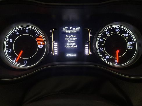 Used 2019 Jeep Cherokee Latitude Plus AWD/4WD image 23