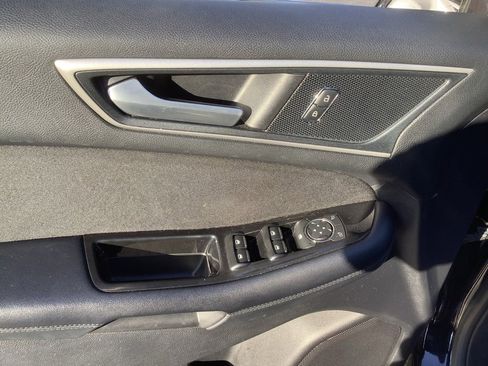 Used 2018 Ford Edge SEL image 12