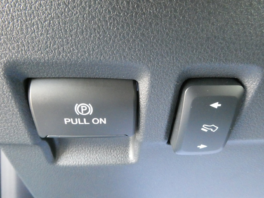 Used 2025 Ford F250 Lariat w/ Tremor Off-Road Package AWD/4WD image 26