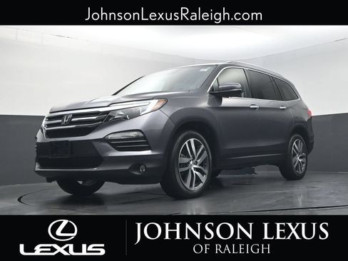 Used 2017 Honda Pilot Touring image 17