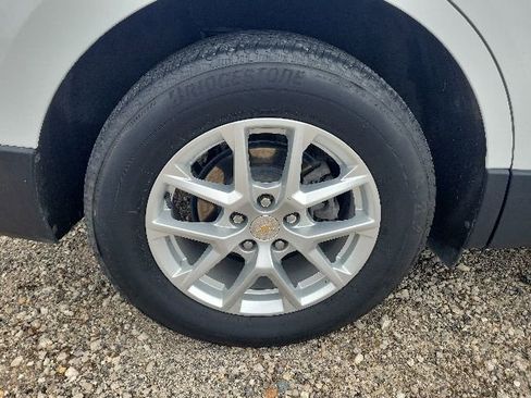 Used 2023 Chevrolet Equinox LT AWD/4WD image 16