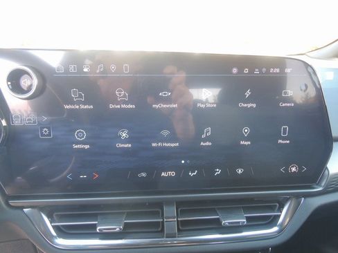 New 2026 Chevrolet Equinox EV LT image 17