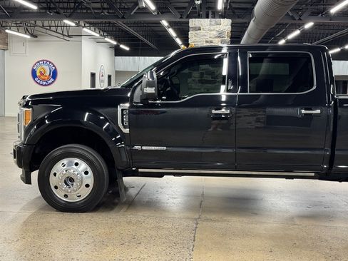 Used 2019 Ford F450 Platinum w/ Platinum Ultimate Package AWD/4WD image 5