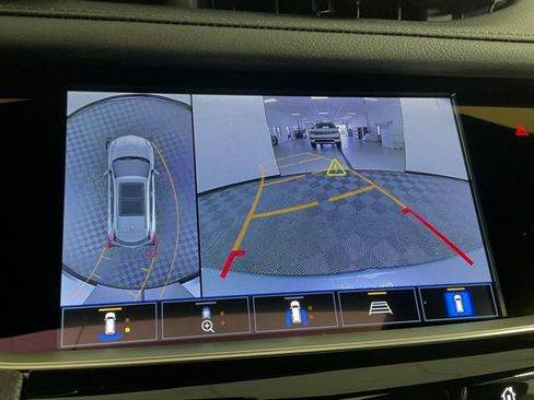 Used 2025 Cadillac XT5 Premium Luxury w/ Technology Package image 9