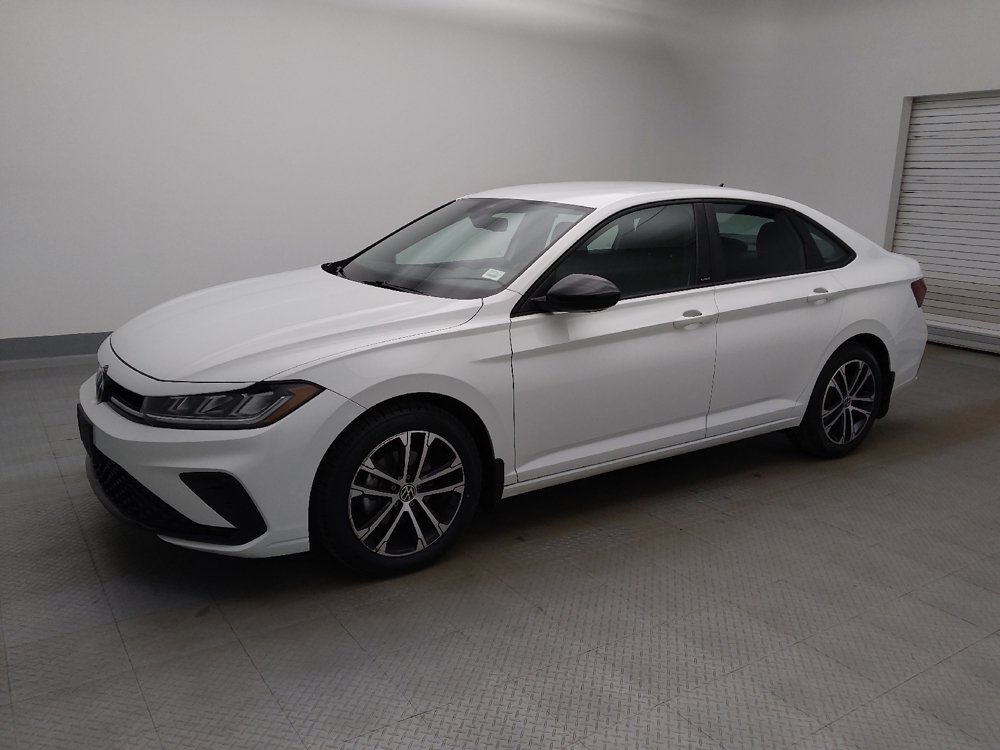 Used 2025 Volkswagen Jetta Sport FWD image 2