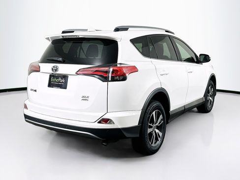 Used 2018 Toyota RAV4 XLE AWD/4WD image 9