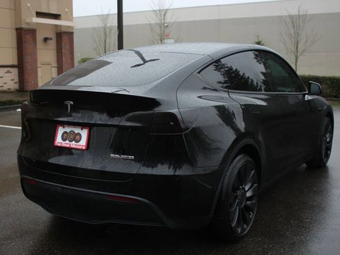 Used 2022 Tesla Model Y Performance image 7