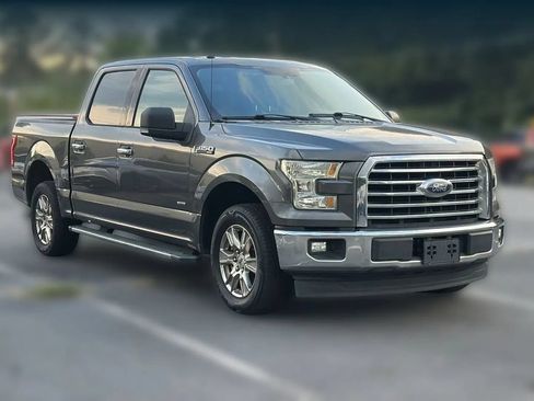 Used 2017 Ford F150 XLT w/ Equipment Group 302A Luxury RWD image 3