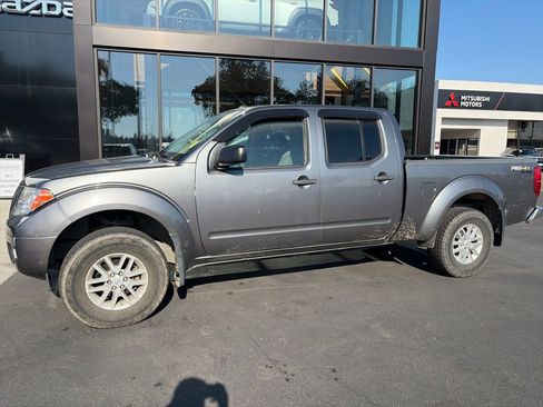 Used 2016 Nissan Frontier SV AWD/4WD image 2