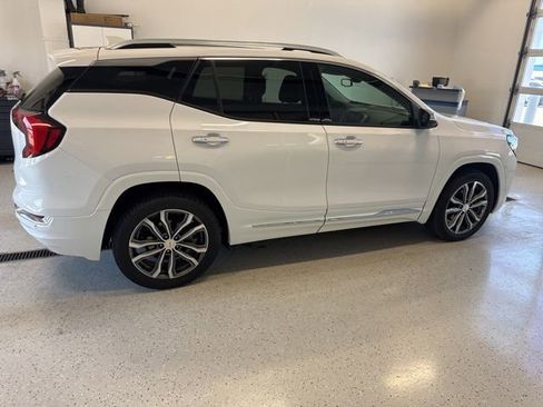 Used 2020 GMC Terrain Denali w/ GMC Pro Grade Package AWD/4WD image 10