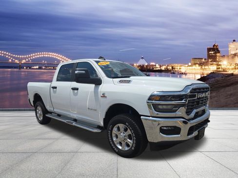 Used 2025 RAM 2500 Big Horn AWD/4WD image 4