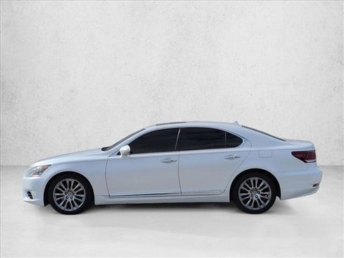 Used 2013 Lexus LS 460 AWD w/ Comfort Pkg image 9