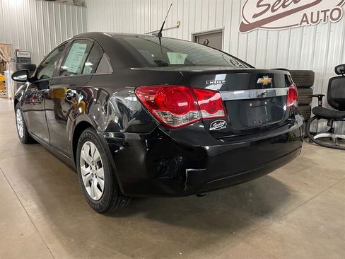 Used 2014 Chevrolet Cruze LS FWD image 3