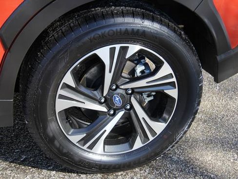 Used 2025 Subaru Crosstrek 2.0i Premium image 13