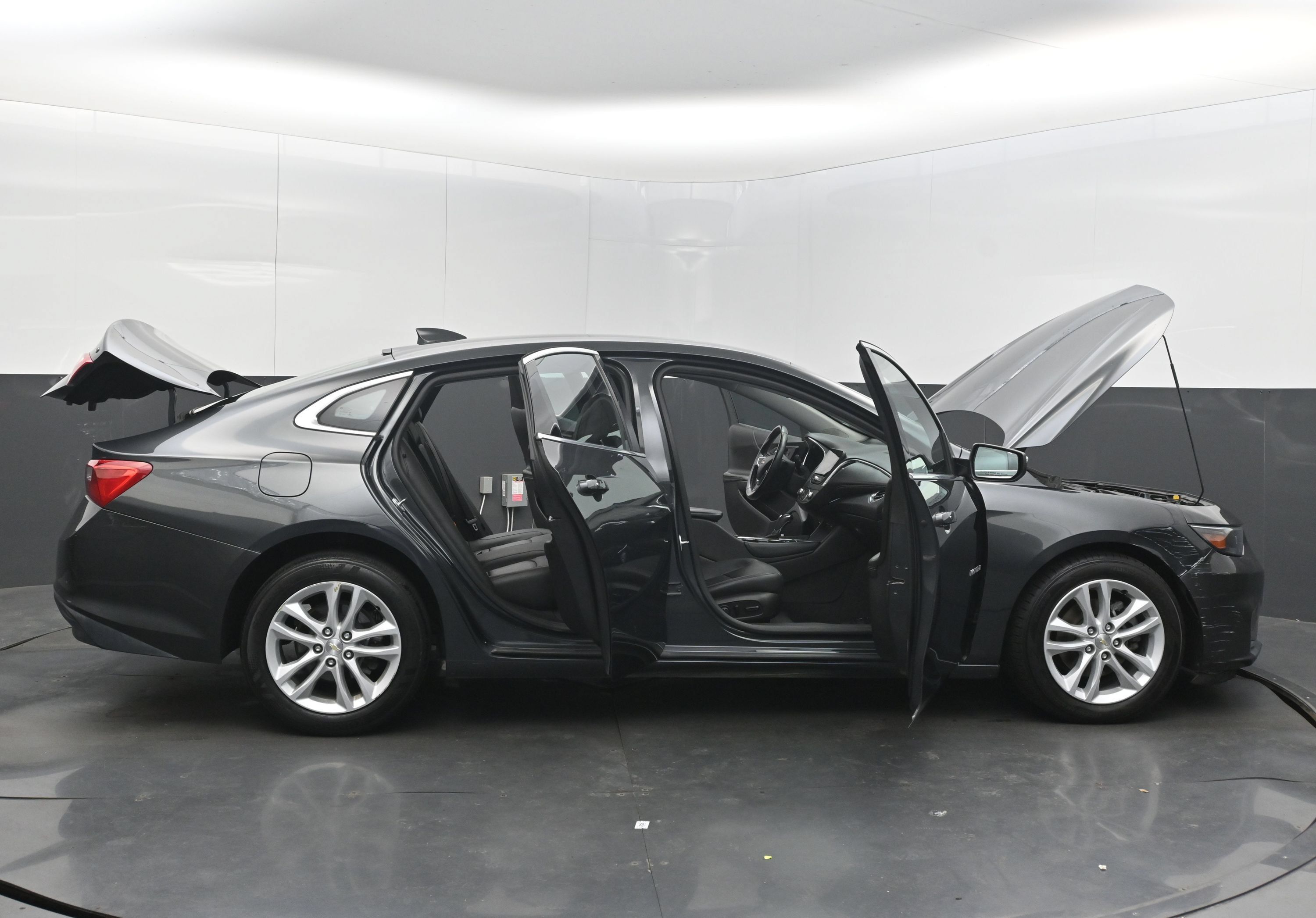 Used 2017 Chevrolet Malibu LT w/ Leather Package FWD image 47