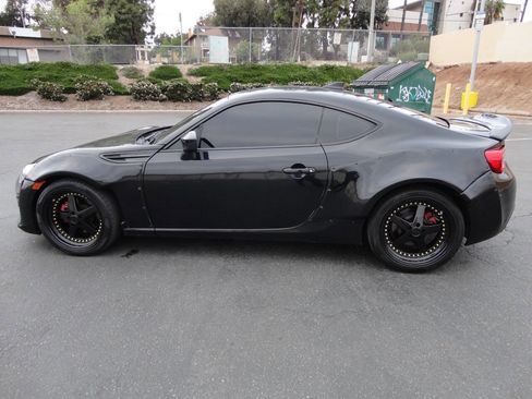 Used 2018 Toyota 86 image 10