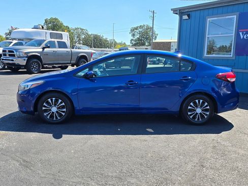 Used 2018 Kia Forte LX w/ LX Rear Camera Package image 2