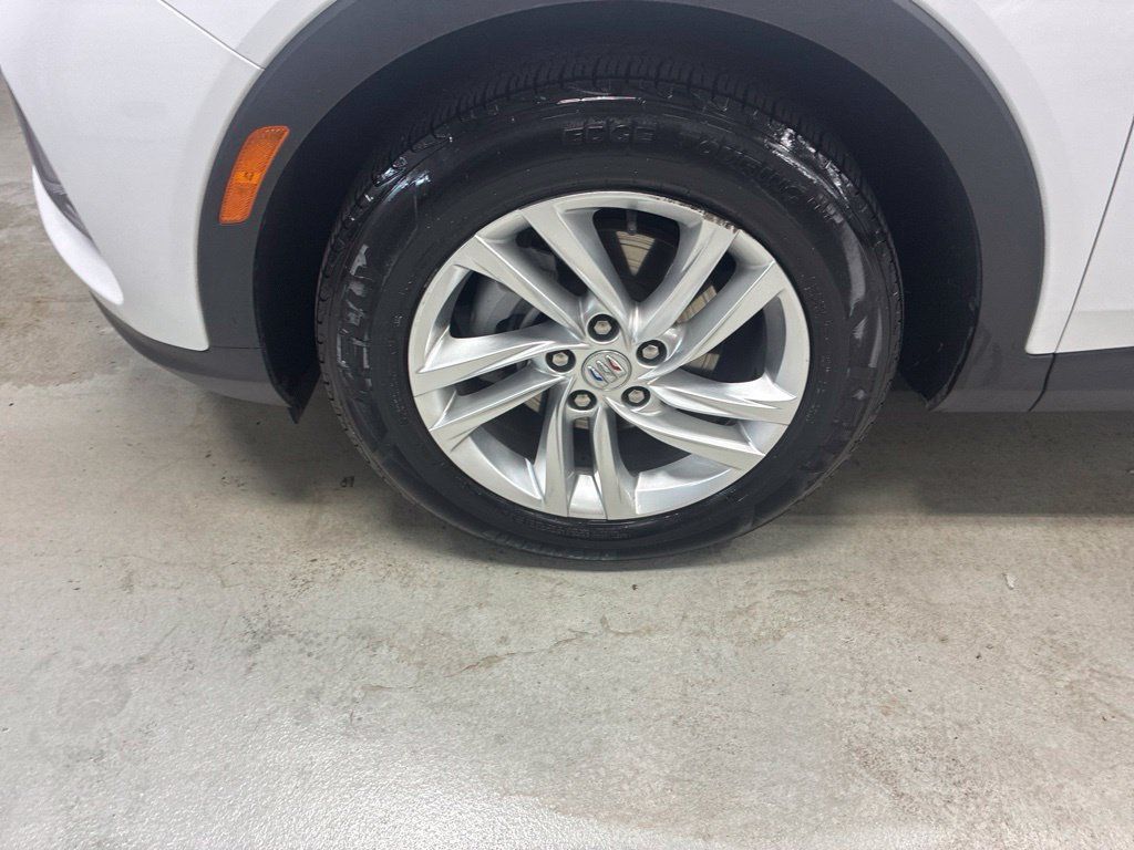 Used 2024 Buick Envista Preferred w/ Convenience I Package FWD image 28