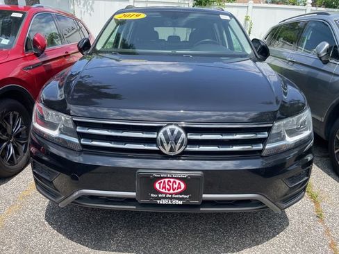Used 2019 Volkswagen Tiguan SE w/ Panoramic Sunroof Package image 2