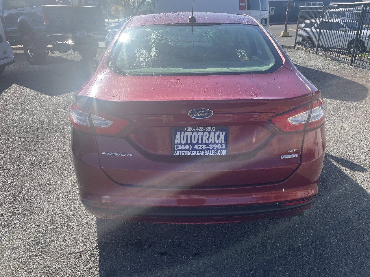 Used 2016 Ford Fusion SE w/ Equipment Group 202A FWD image 3