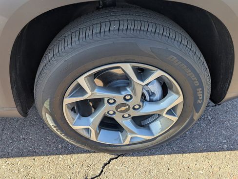 Certified 2025 Chevrolet Trax LT image 10