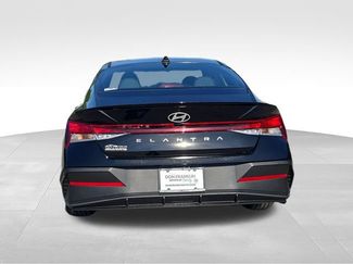New 2026 Hyundai Elantra SEL Sport FWD video 4