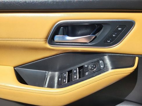 Certified 2023 Nissan Rogue Platinum w/ Platinum Premium Package image 16