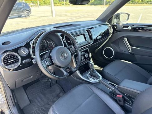 Used 2019 Volkswagen Beetle 2.0T S FWD image 18